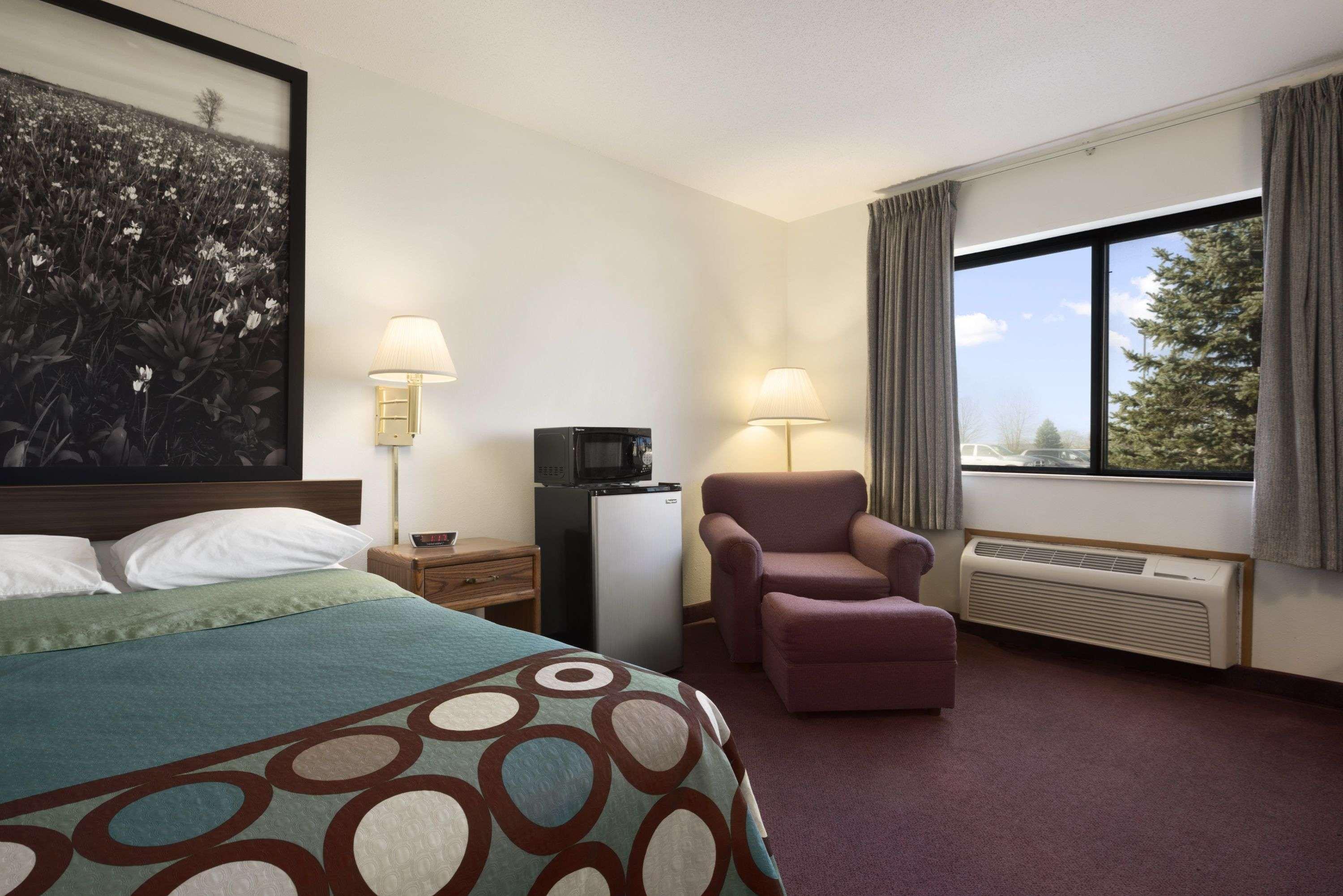 Super 8 By Wyndham Danville Exterior photo