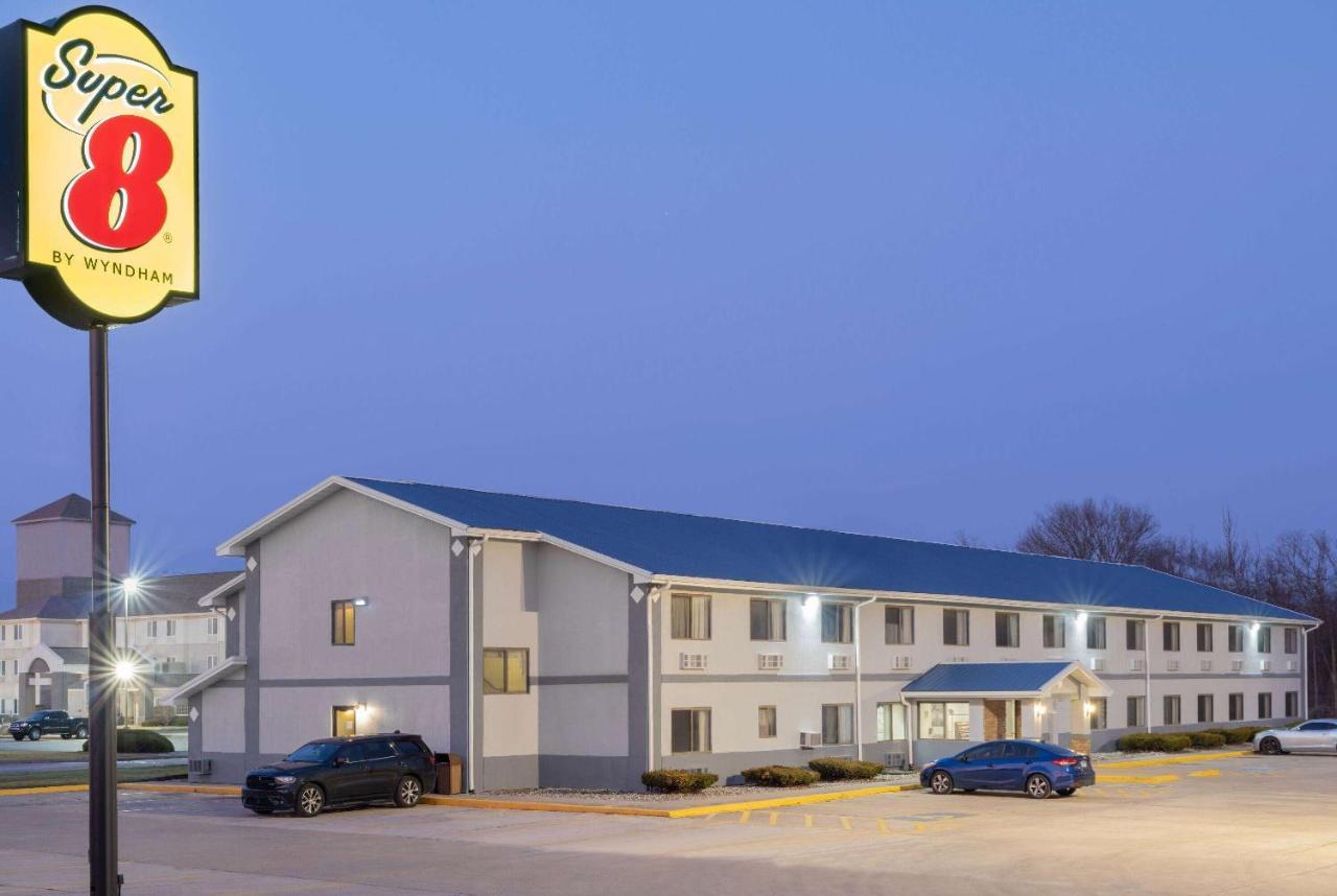 Super 8 By Wyndham Danville Exterior photo