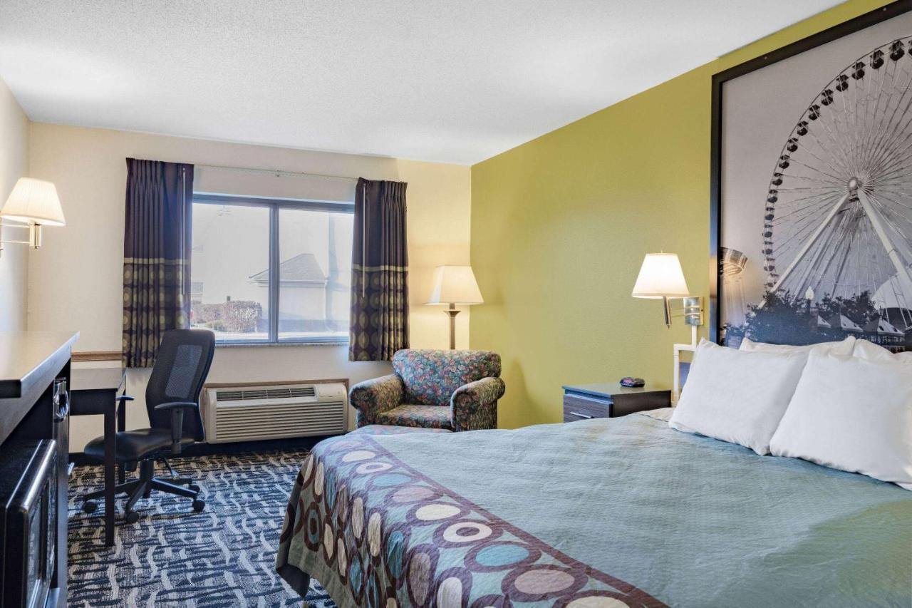 Super 8 By Wyndham Danville Exterior photo