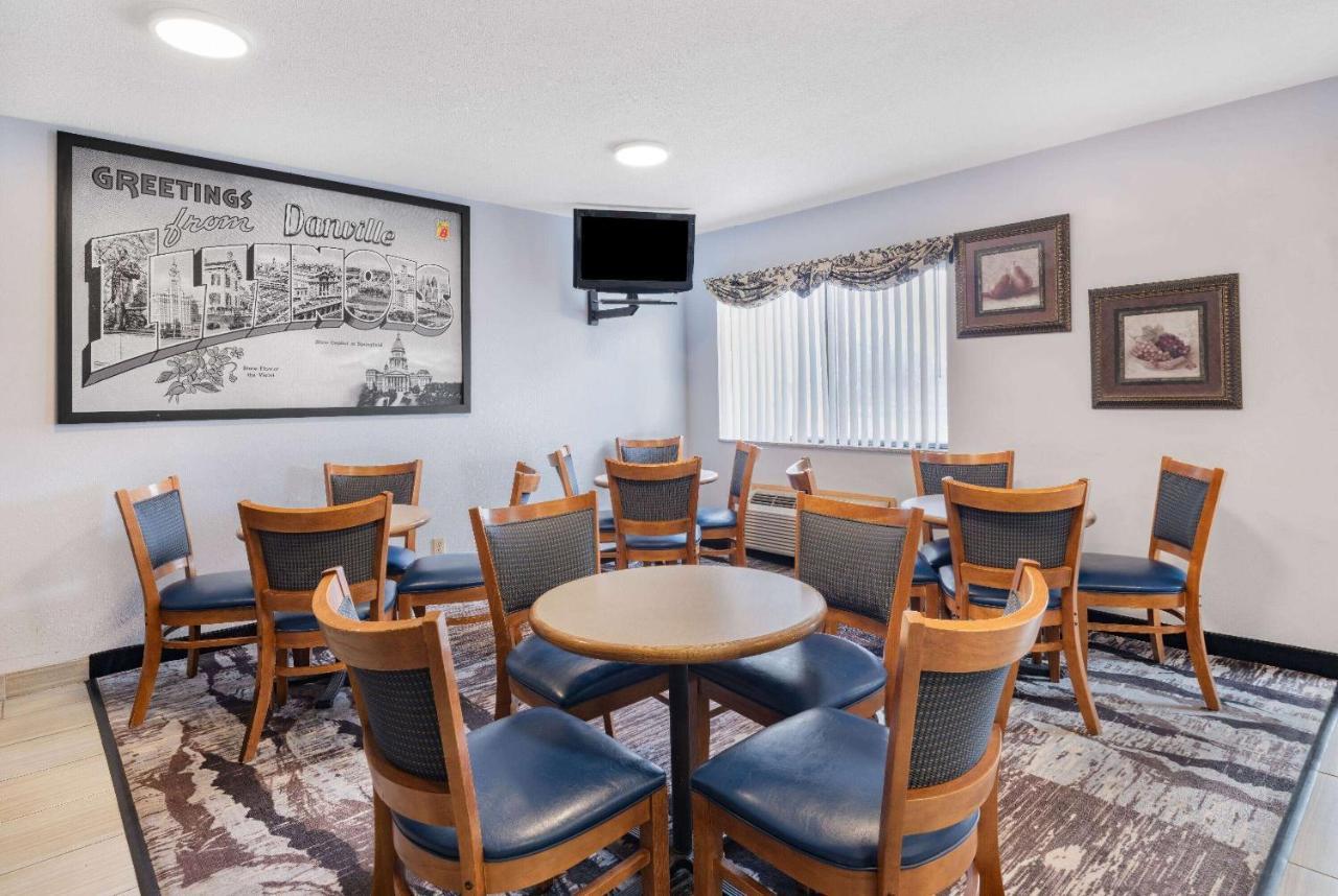 Super 8 By Wyndham Danville Exterior photo